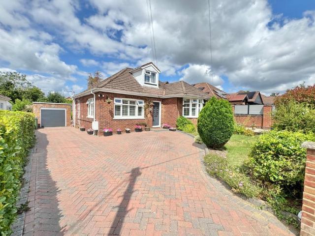 4 bedroom detached bungalow for sale