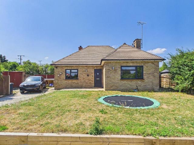 4 bedroom detached bungalow for sale