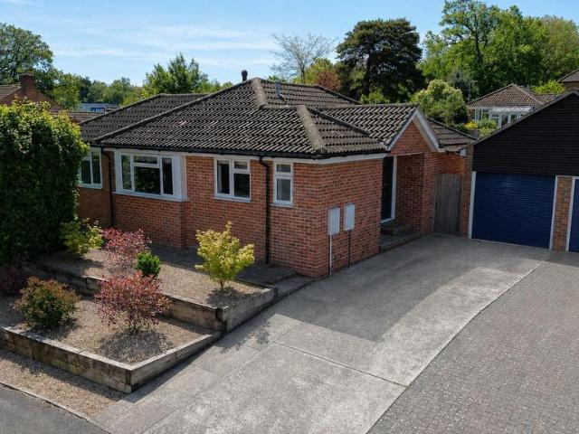 4 bedroom detached bungalow for sale