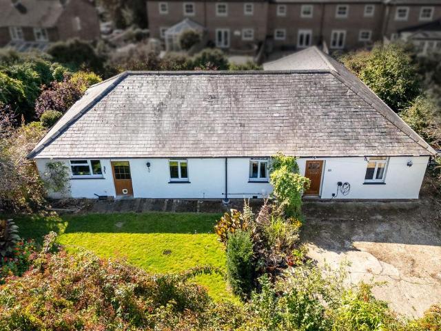4 bedroom detached bungalow for sale