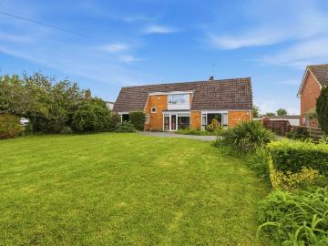 4 bedroom detached bungalow for sale