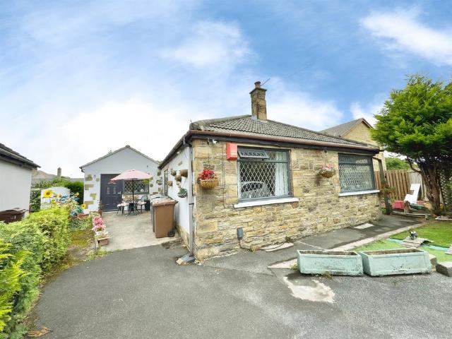 4 bedroom detached bungalow for sale