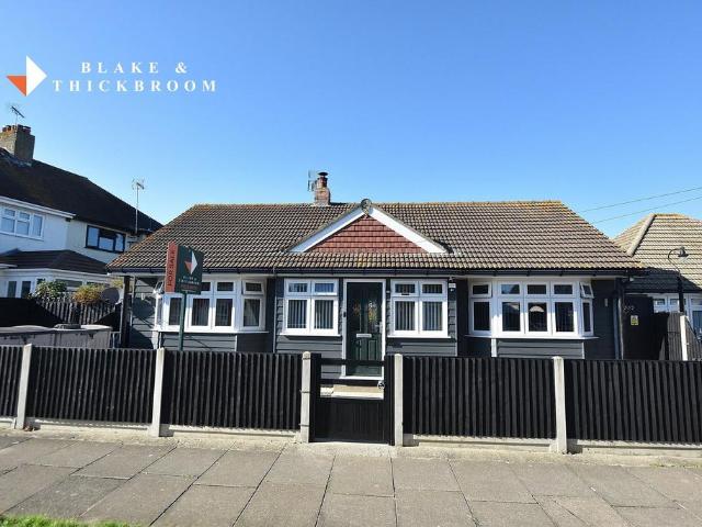 4 bedroom detached bungalow for sale