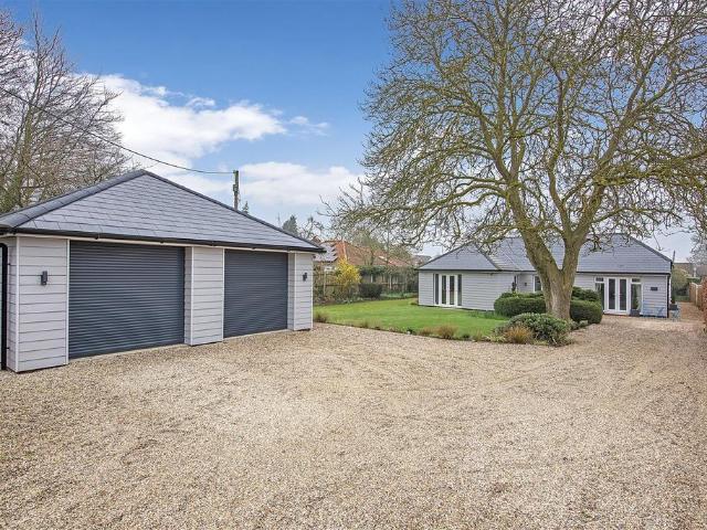 4 bedroom detached bungalow for sale