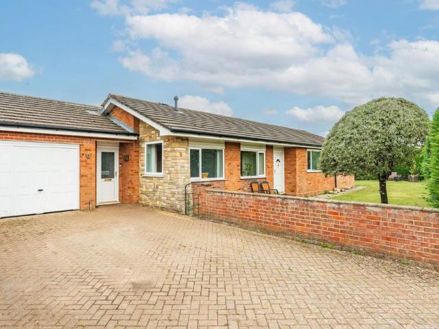 4 bedroom detached bungalow for sale