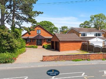 4 bedroom detached bungalow for sale