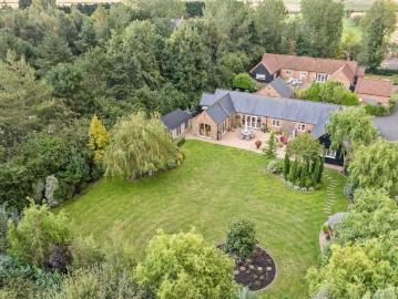 4 bedroom detached bungalow for sale