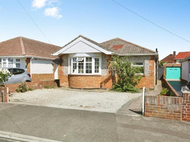 4 bedroom detached bungalow for sale