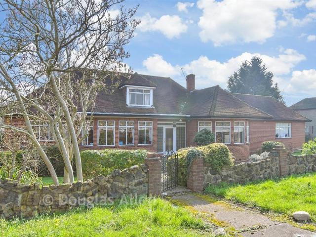 4 bedroom detached bungalow for sale