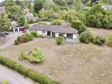 4 bedroom detached bungalow for sale