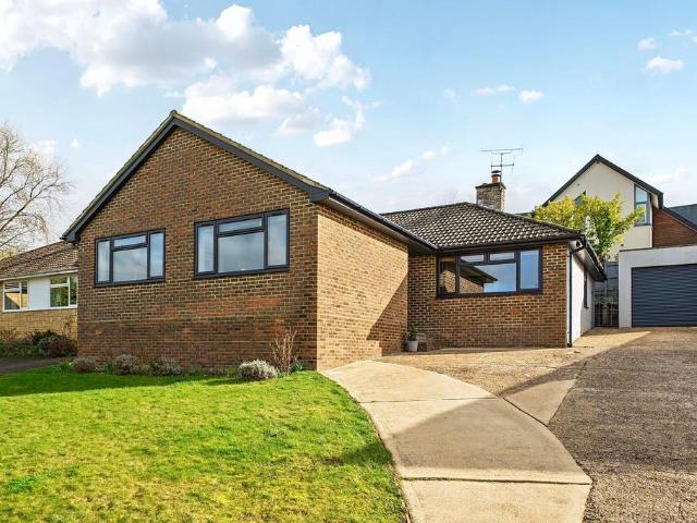 4 bedroom detached bungalow for sale