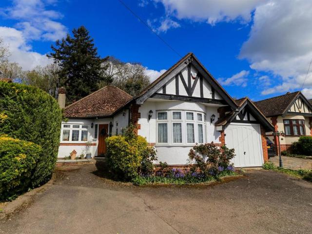 4 bedroom detached bungalow for sale
