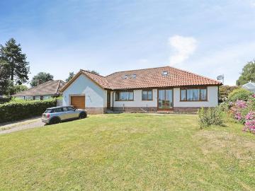 4 bedroom detached bungalow for sale