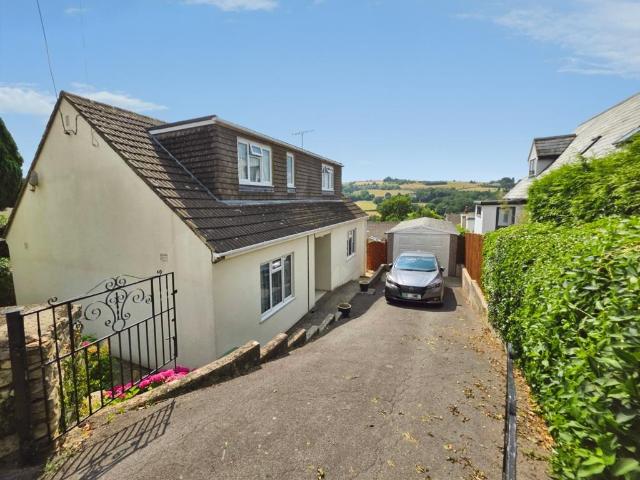 4 bedroom detached bungalow for sale