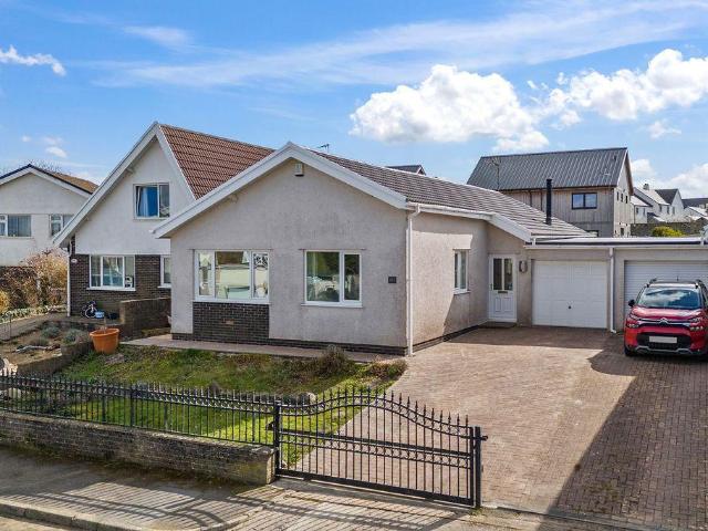 4 bedroom detached bungalow for sale