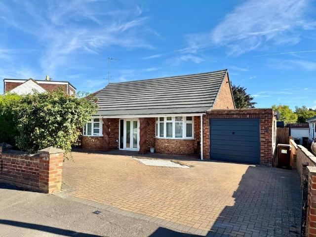 4 bedroom detached bungalow for sale