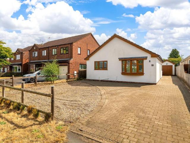 4 bedroom detached bungalow for sale