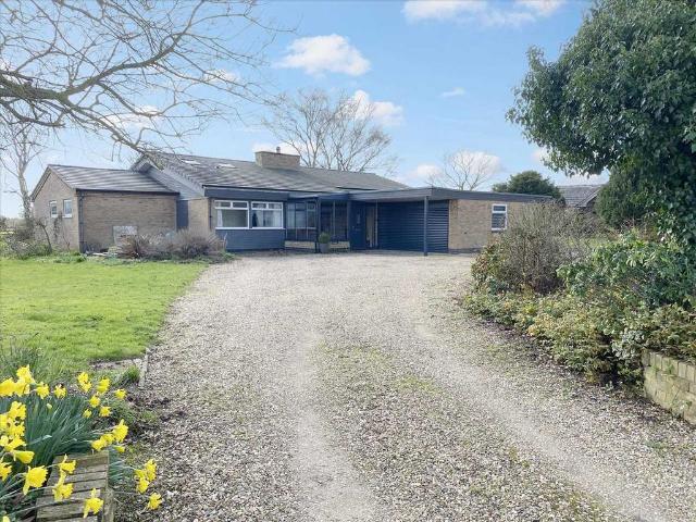 4 bedroom detached bungalow for sale