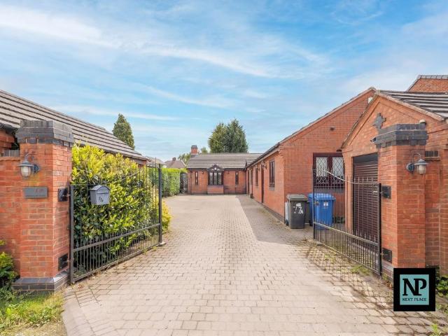 4 bedroom detached bungalow for sale