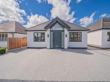 4 bedroom detached bungalow for sale