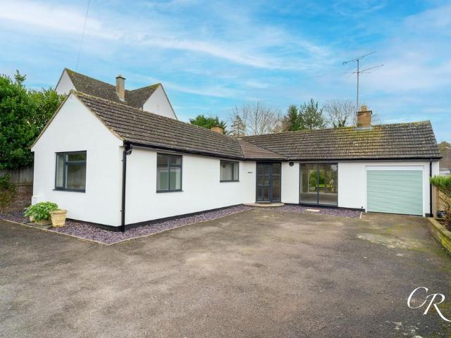 4 bedroom detached bungalow for sale