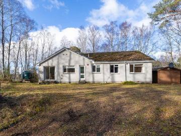 4 bedroom detached bungalow for sale