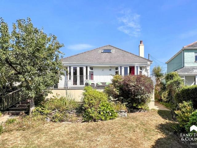 4 bedroom detached bungalow for sale