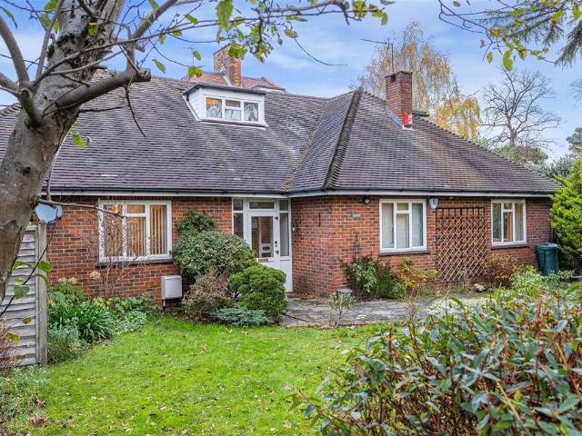 4 bedroom detached bungalow for sale