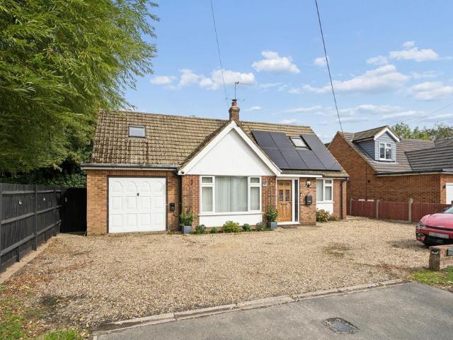 4 bedroom detached bungalow for sale