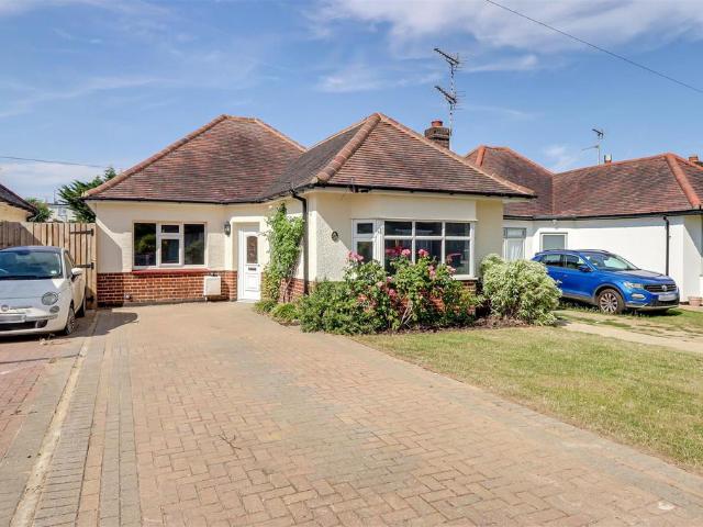 4 bedroom detached bungalow for sale