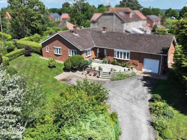 4 bedroom detached bungalow for sale