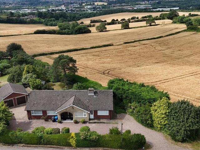 4 bedroom detached bungalow for sale