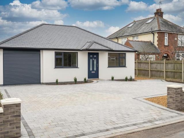 4 bedroom detached bungalow for sale
