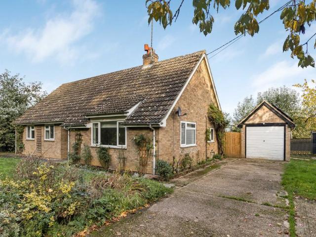 4 bedroom detached bungalow for sale