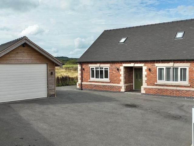 4 bedroom detached bungalow for sale