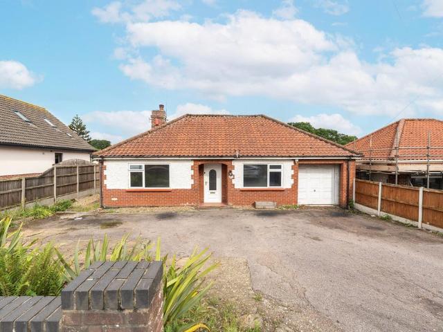 4 bedroom detached bungalow for sale