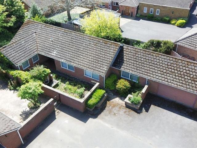 4 bedroom detached bungalow for sale