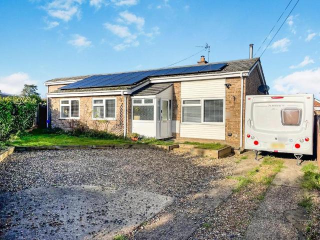4 bedroom detached bungalow for sale