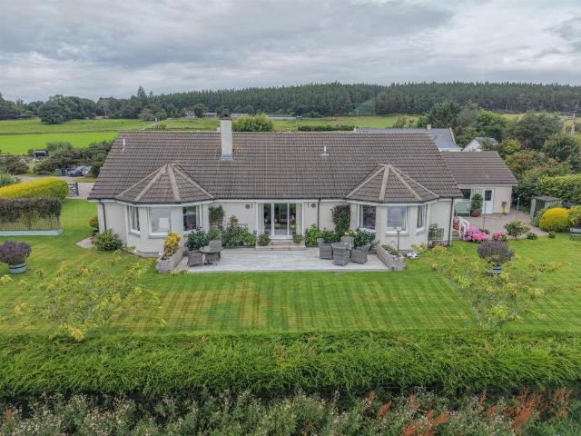 4 bedroom detached bungalow for sale