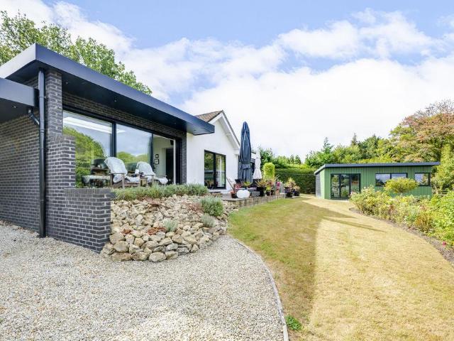4 bedroom detached bungalow for sale