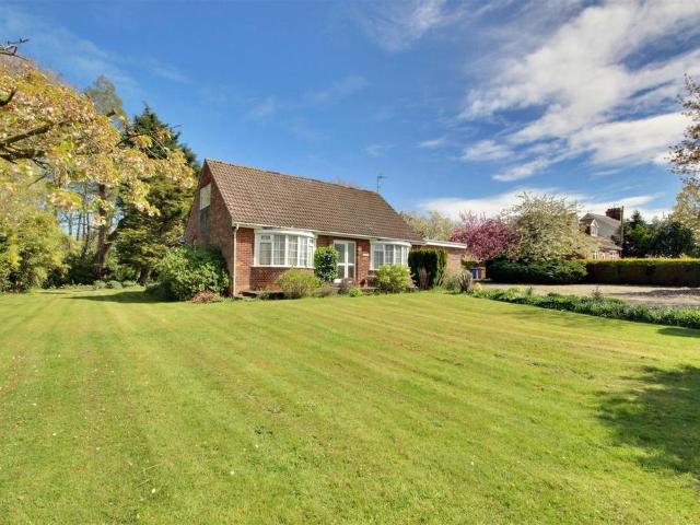 4 bedroom detached bungalow for sale