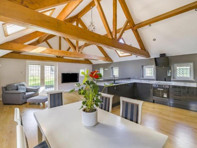 4 bedroom detached bungalow for sale
