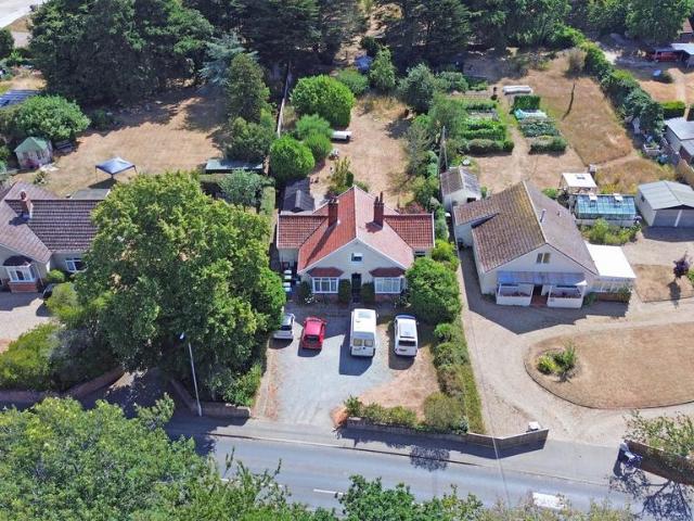 4 bedroom detached bungalow for sale