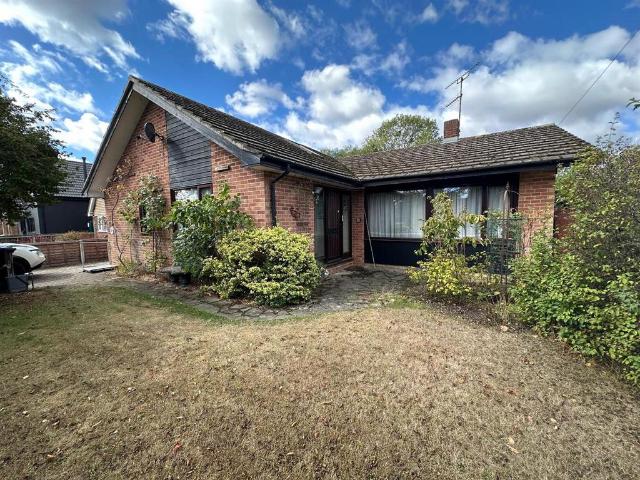 4 bedroom detached bungalow for sale