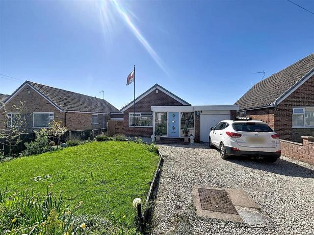 4 bedroom detached bungalow for sale