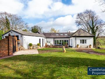 4 bedroom detached bungalow for sale