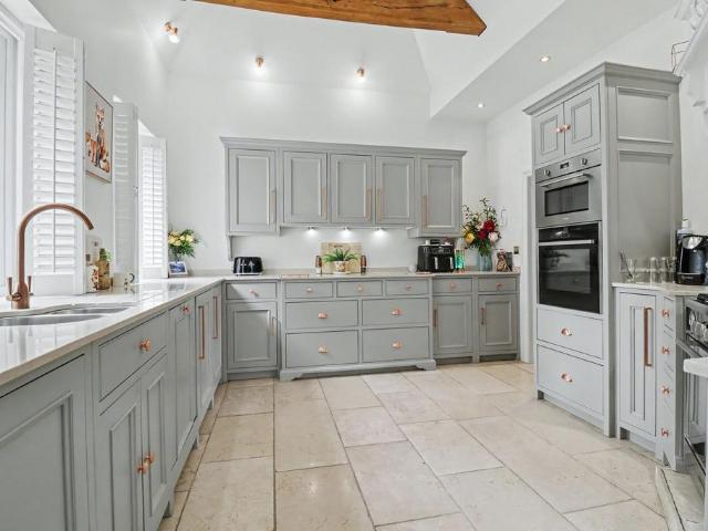 4 bedroom detached bungalow for sale