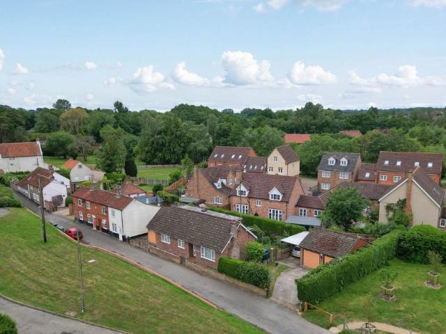 4 bedroom detached bungalow for sale