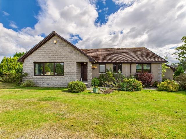 4 bedroom detached bungalow for sale