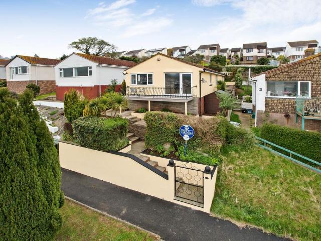 4 bedroom detached bungalow for sale
